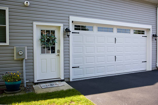 24/7 Emergency Garage Door Panel Replacement experts in Longbranch, WA